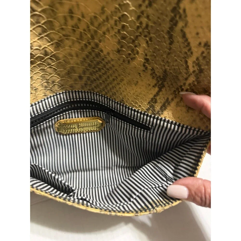 •	Handbags 	•	Crossbody Bags